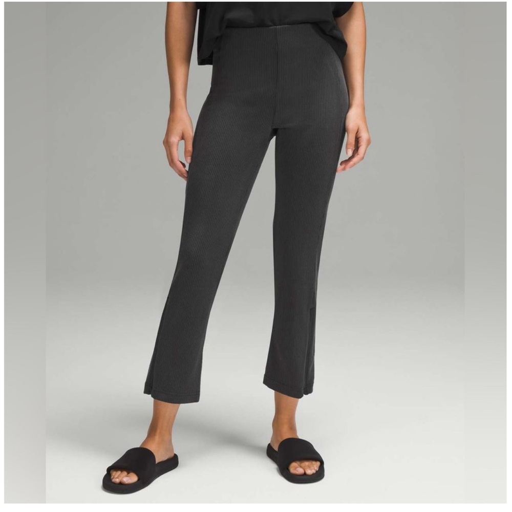 NWOT Lululemon • 8 Ribbed Softstreme Zip-Leg High-Rise Cropped Pant